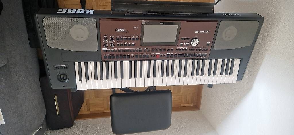 Korg Strumenti musicali: Korg Pa 700 neuf clavier arrangeur pro – Usato da Sion venduto da greg1898 2