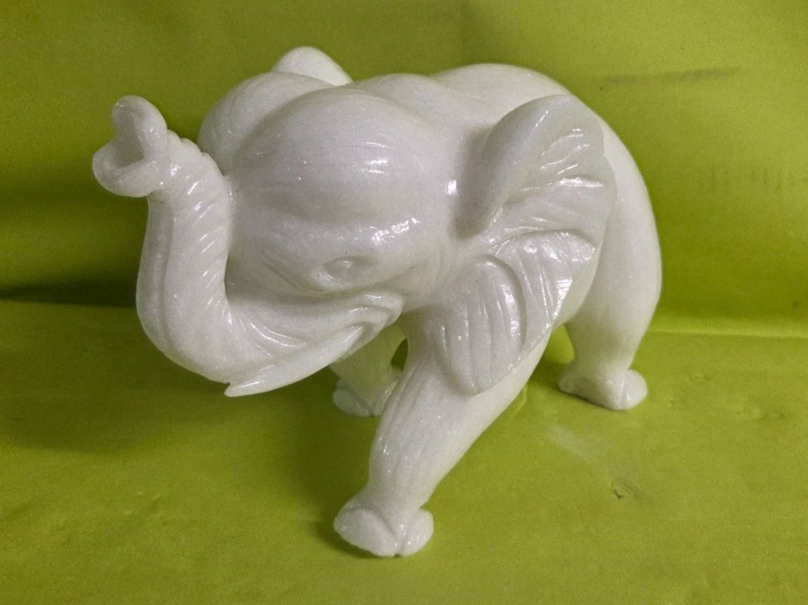 Sculture & Statue: Schöner Elefant aus Marmor 20cm – Nuovo (secondo la descrizione) da Roggliswil venduto da Mabelco 1