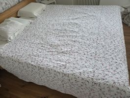 Bett- oder Sofaüberwurf / Tagesdecke