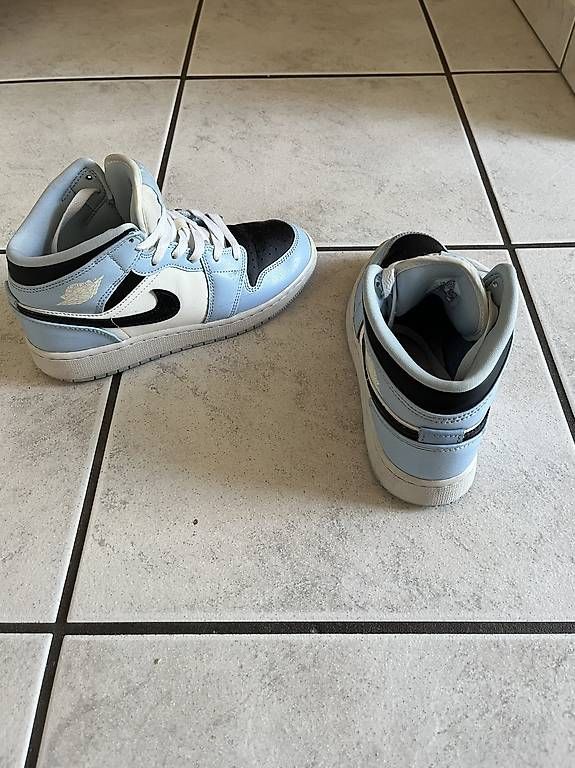 Scarpe da uomo: Nike air Jordan t.37.5 – Usato da Sugiez venduto da Essenti3L 1