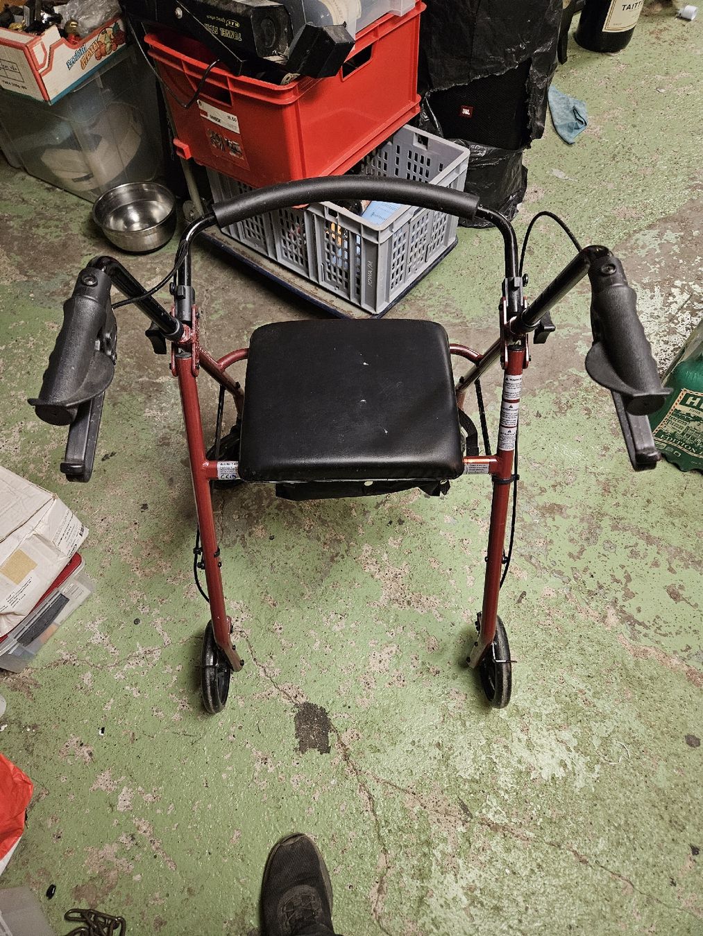 Gehhilfen: Rollator mit Sitzgelegenheit (S) – Gebraucht aus Rorschach von TimelessTrading 2