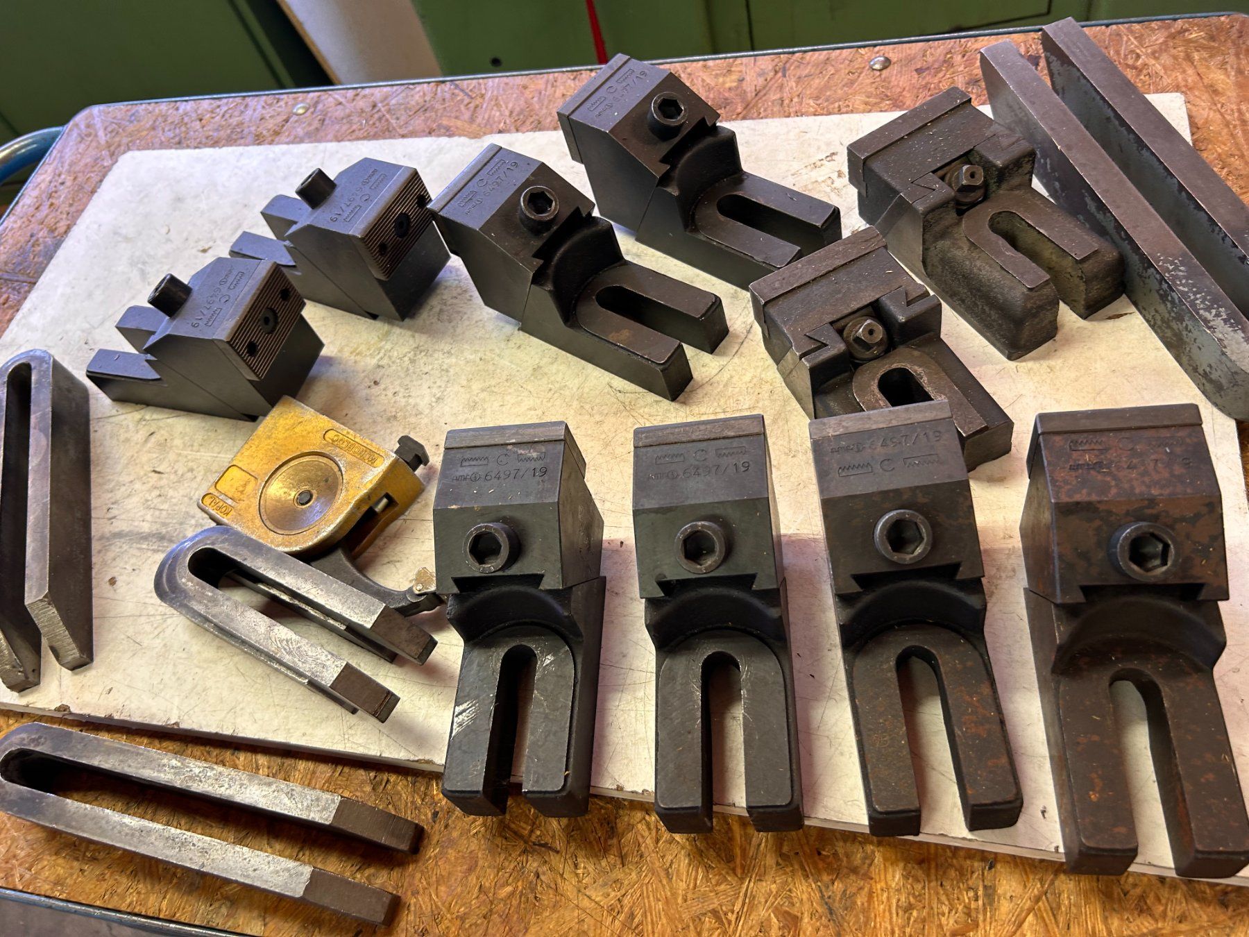 Tous les outils: Spannmaterial – D'occasion à Münchenstein par fransch