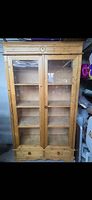 Holzschrank