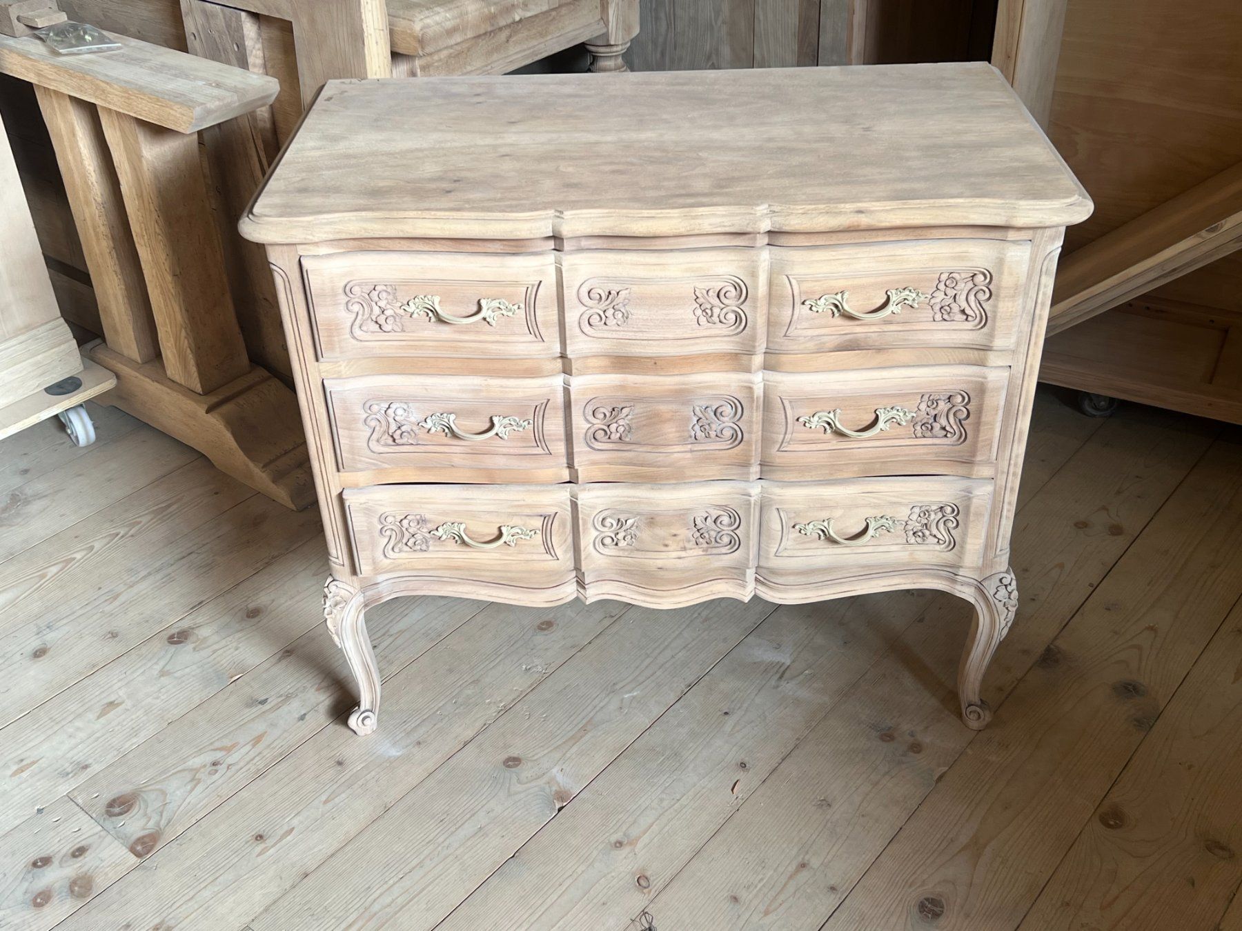 Cassettiere: ART 1083-H Commode sablé – Usato da Pont-La-Ville venduto da BCMGLEAL