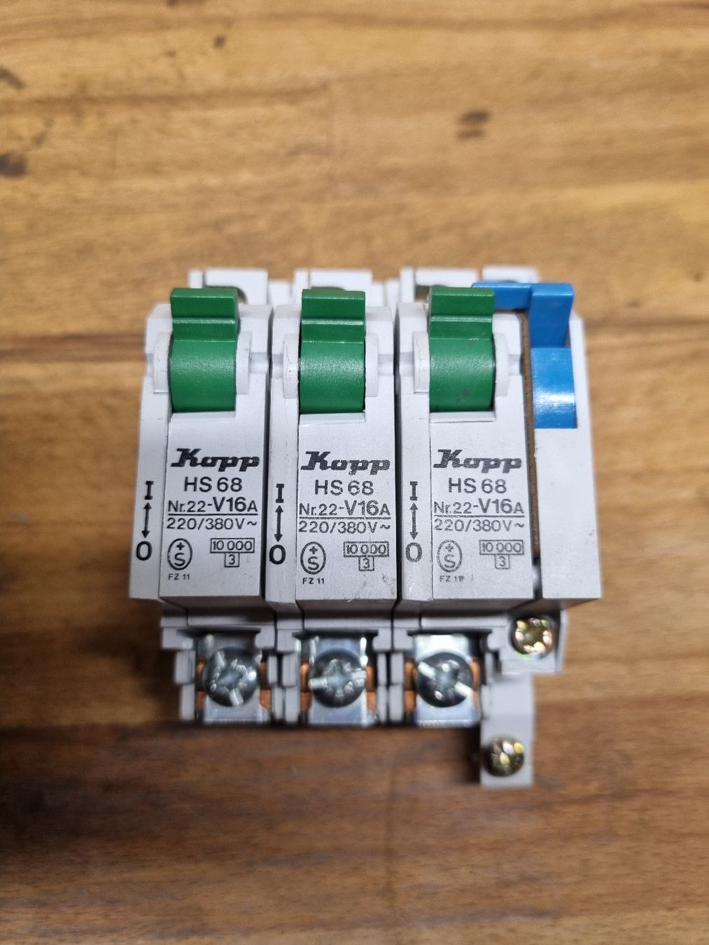 Kopp HS68 LSV 16A 3LN (Gebraucht) in Grünenmatt für CHF 25 – mit ...