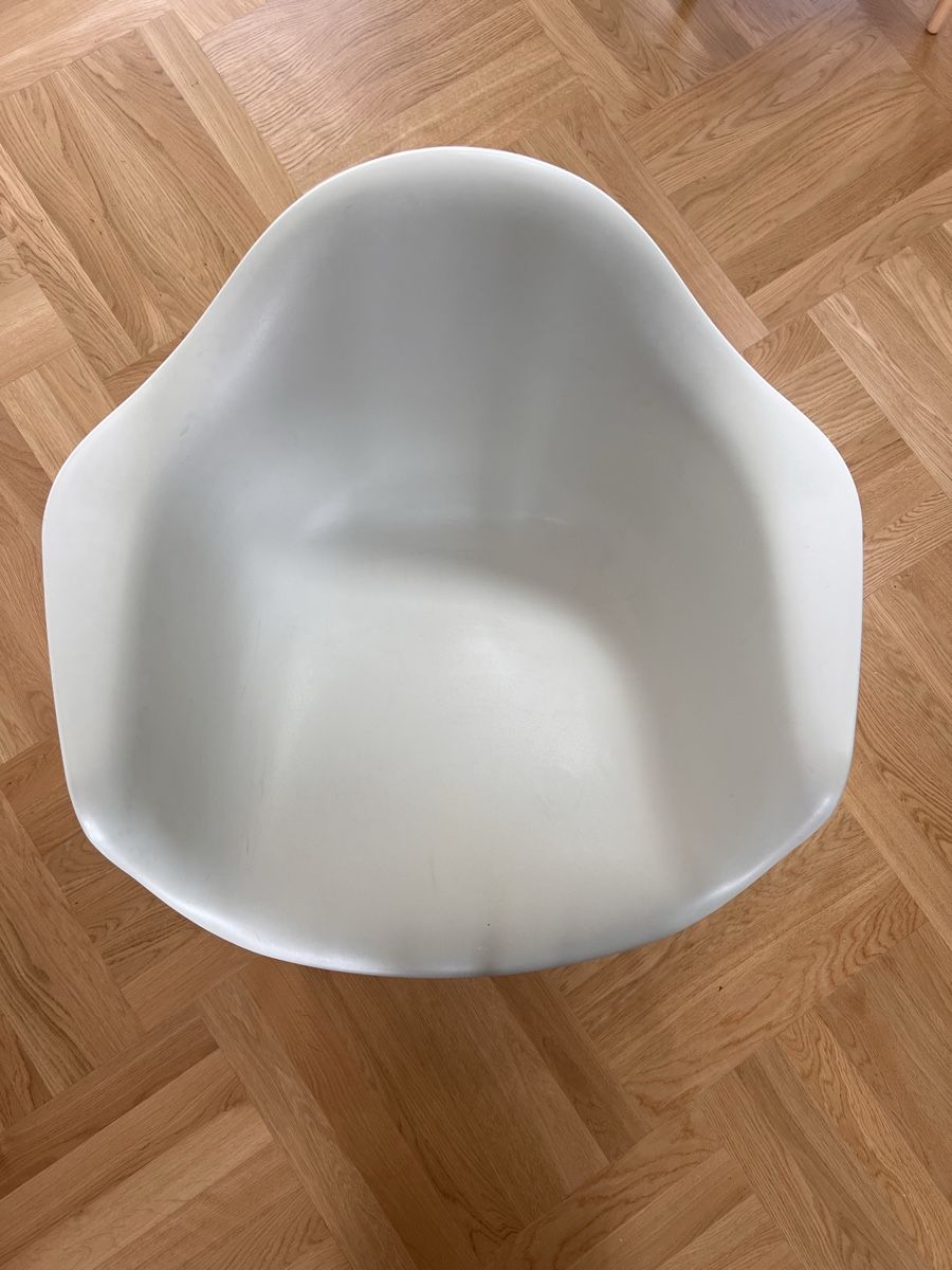 Eames Sedie: Eames Plastic Armchair Stuhl – Usato da Zürich venduto da cavegste 2