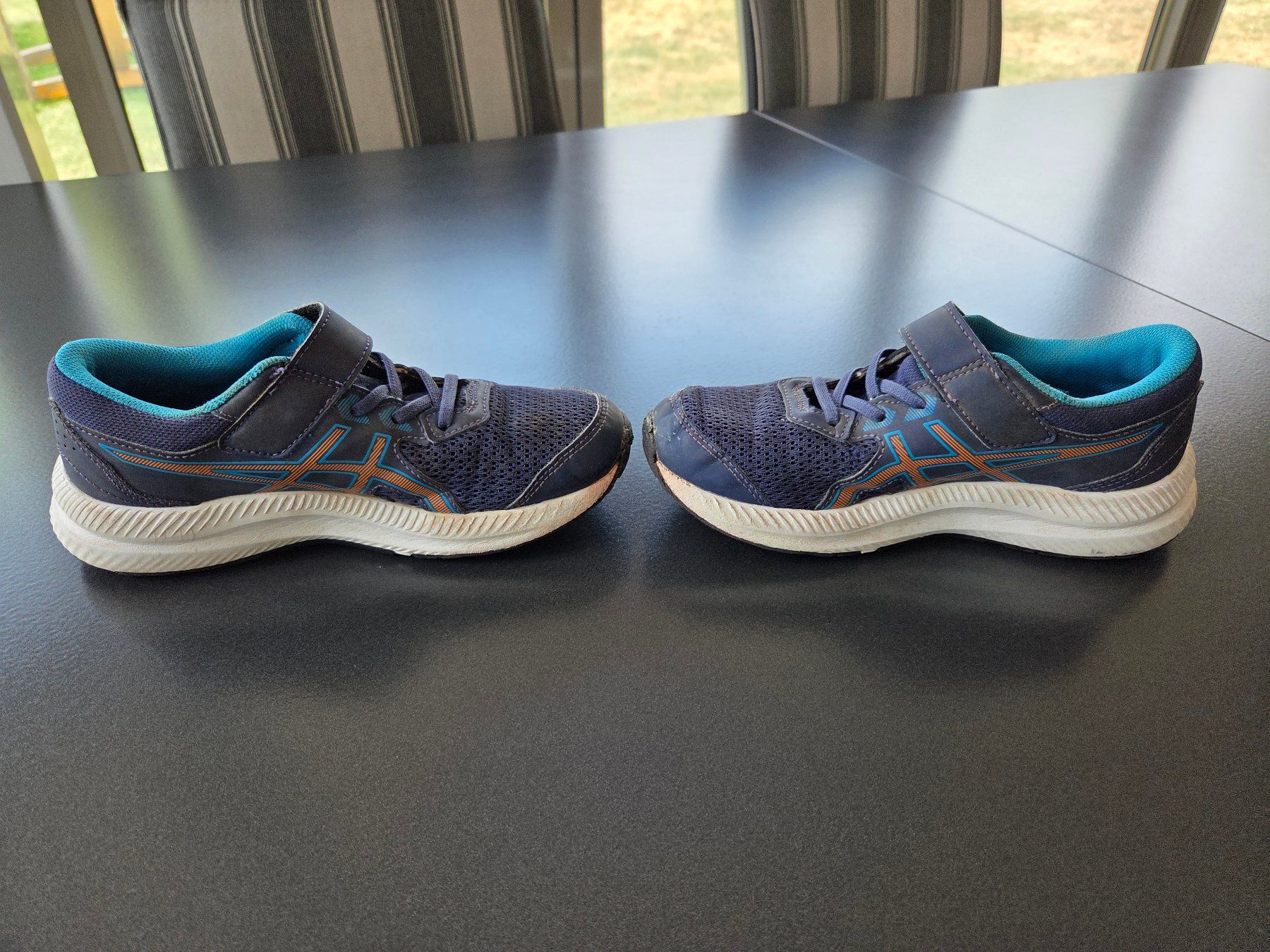 Asics Chaussures garçon: Asics Schuhe Grösse 34,5 – D'occasion à Obergösgen par schesom 1
