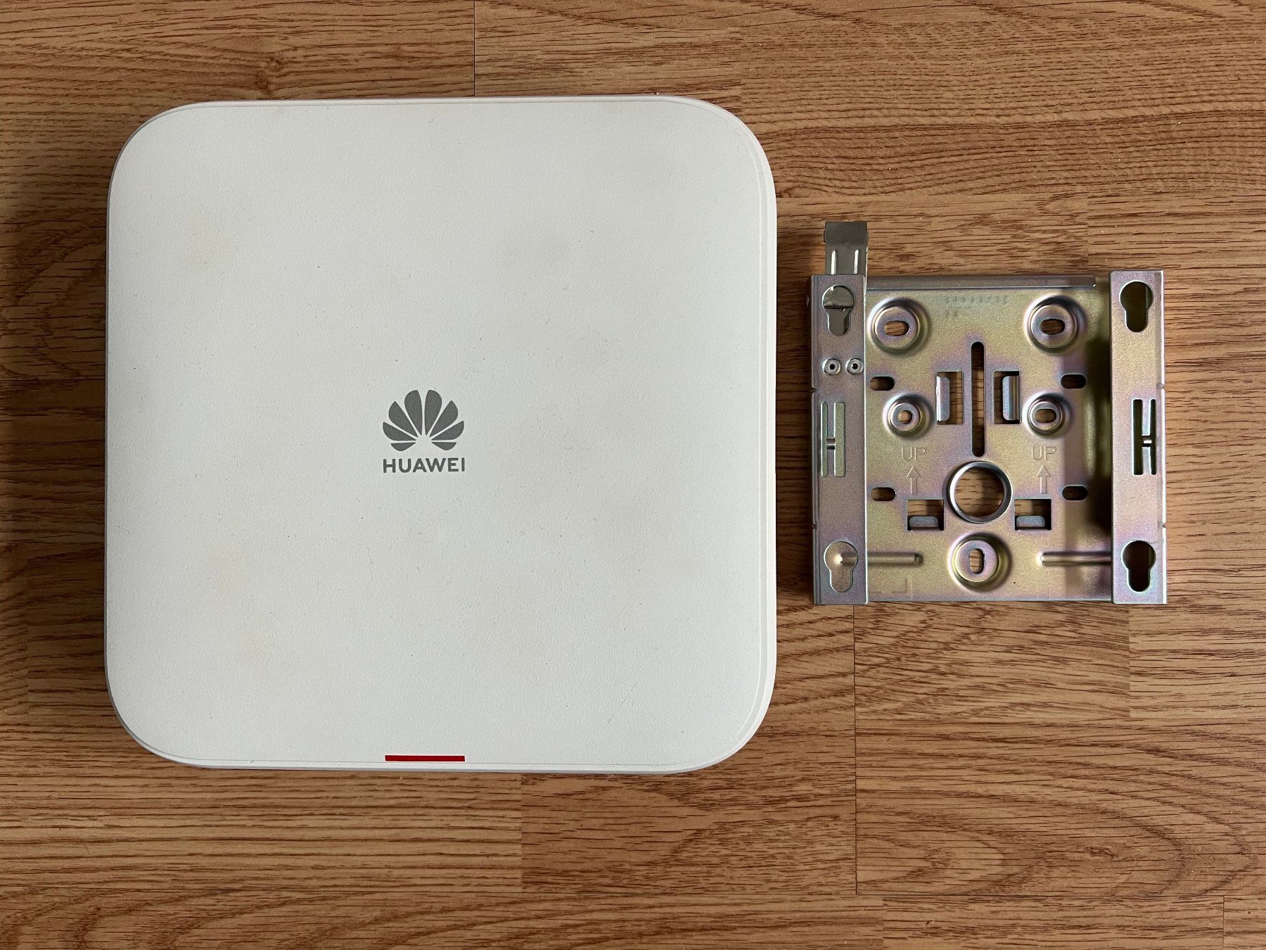 Huawei Modem & Router: Huawei AirEngine AP7060DN Access Point – Usato da Künten venduto da Morepower