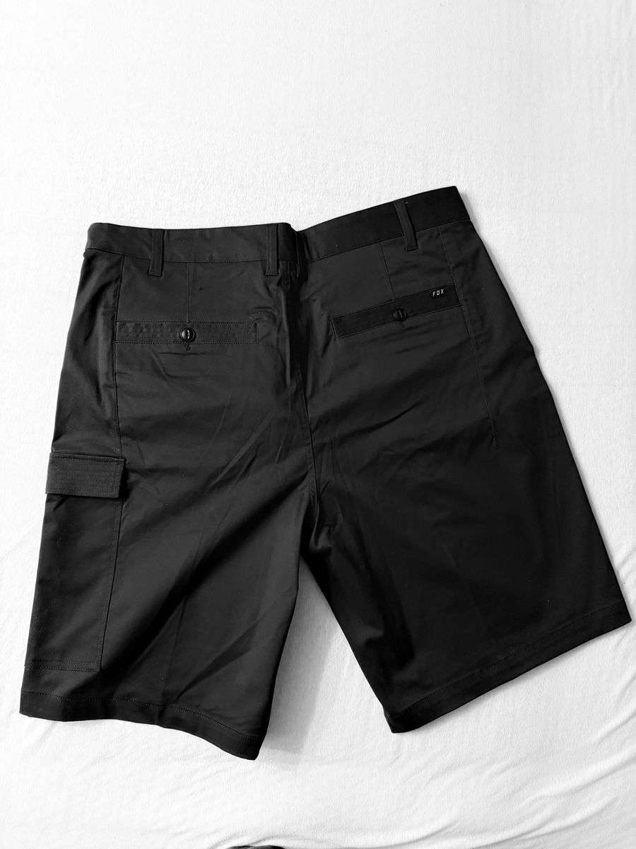 Fox Pantaloni: FOX Shorts Grösse 40 neu – Nuovo (secondo la descrizione) da Altstätten SG venduto da Rschneider7 2