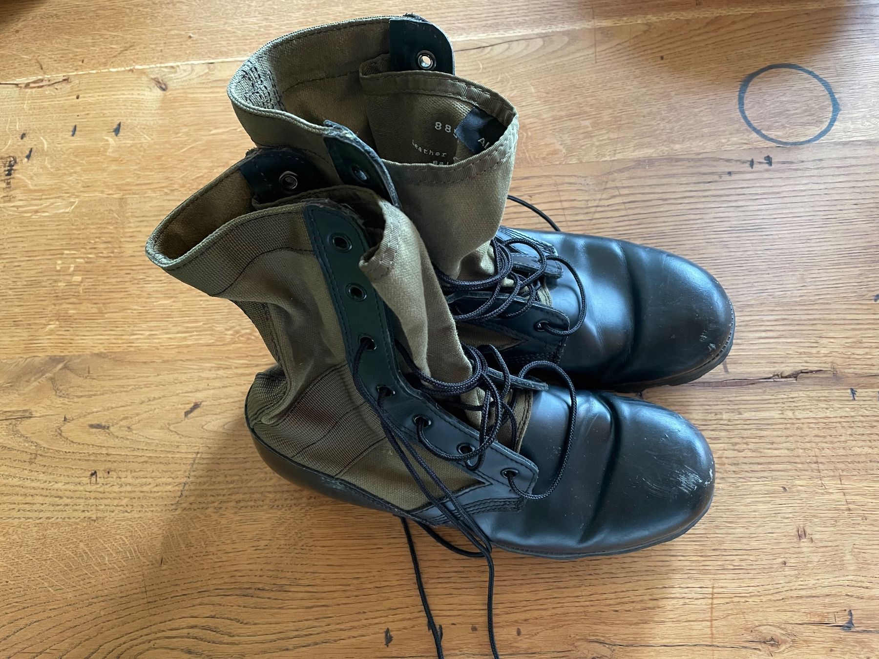 Scarpe da uomo: Bottes de combat style Vietnam us army – Usato da Oberbütschel venduto da Woodie2005