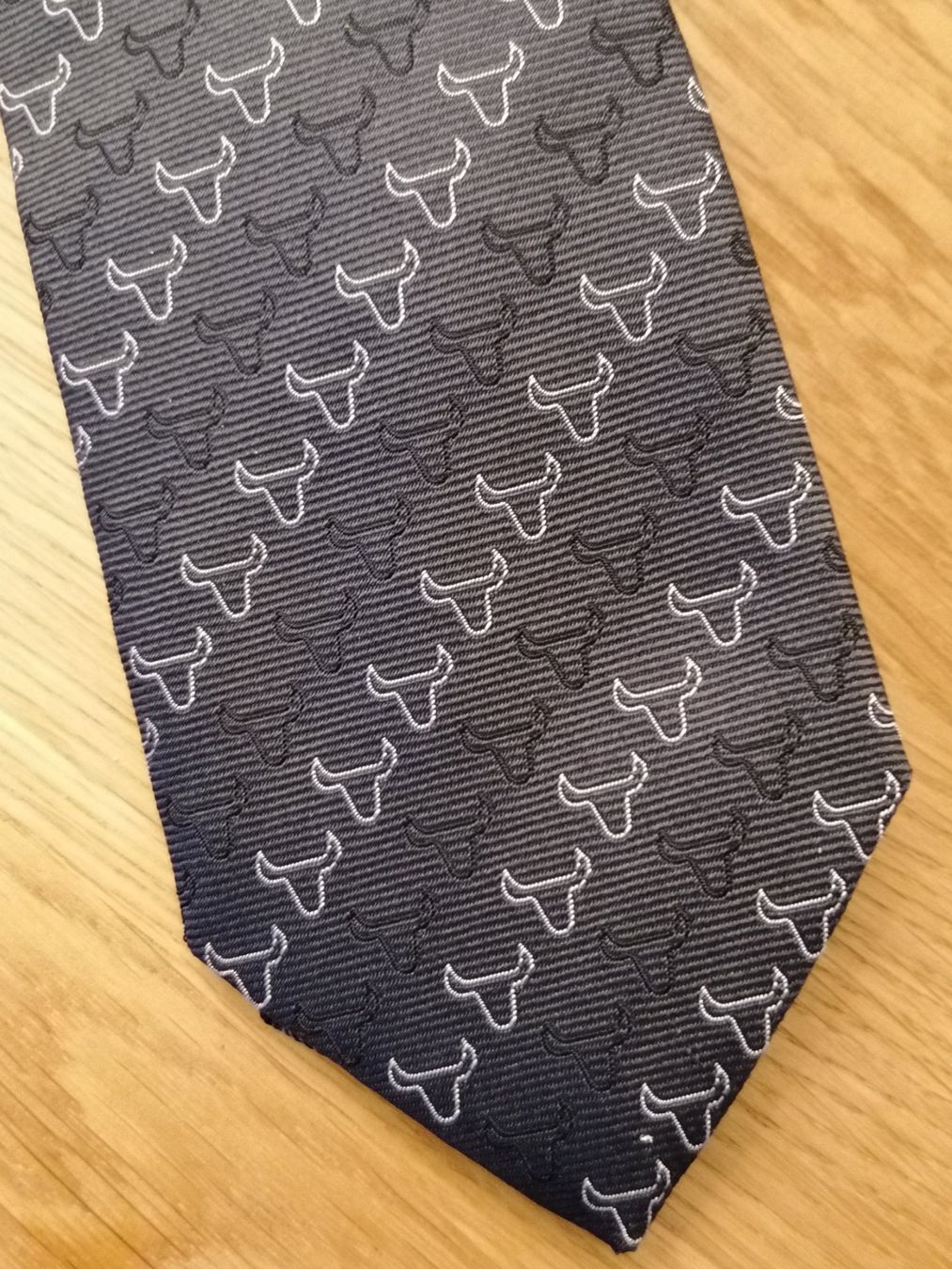 Cravatte: Bullish Krawatte 100% Seide - Nr. 180 – Usato da Basel venduto da vintagecollector 1