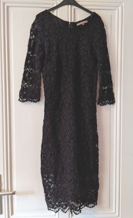 MINT & BERRY : Robe en grosse dentelle noire S