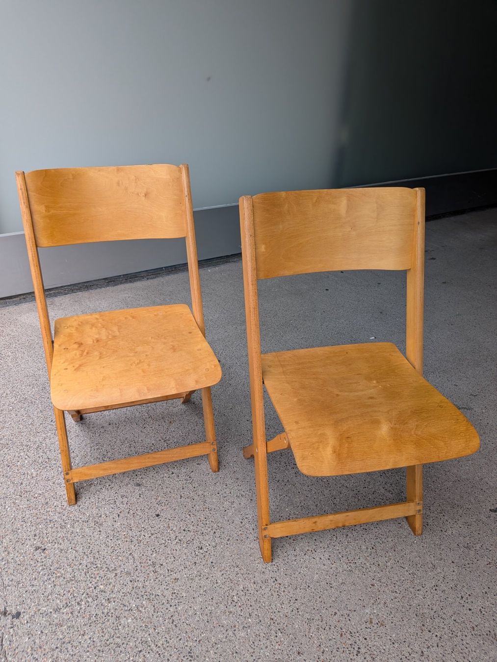 Chaises: 2 ETH Klappstühle – D'occasion à Emmen par magelan