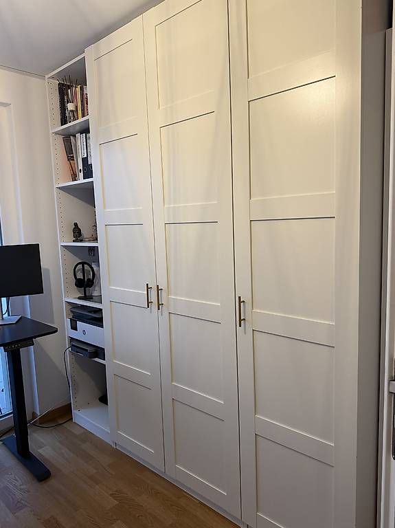 Schränke: IKEA PAX Schrank 236 mit KOMPLEMENT – Gebraucht aus Niederwil AG von mar_s9sz