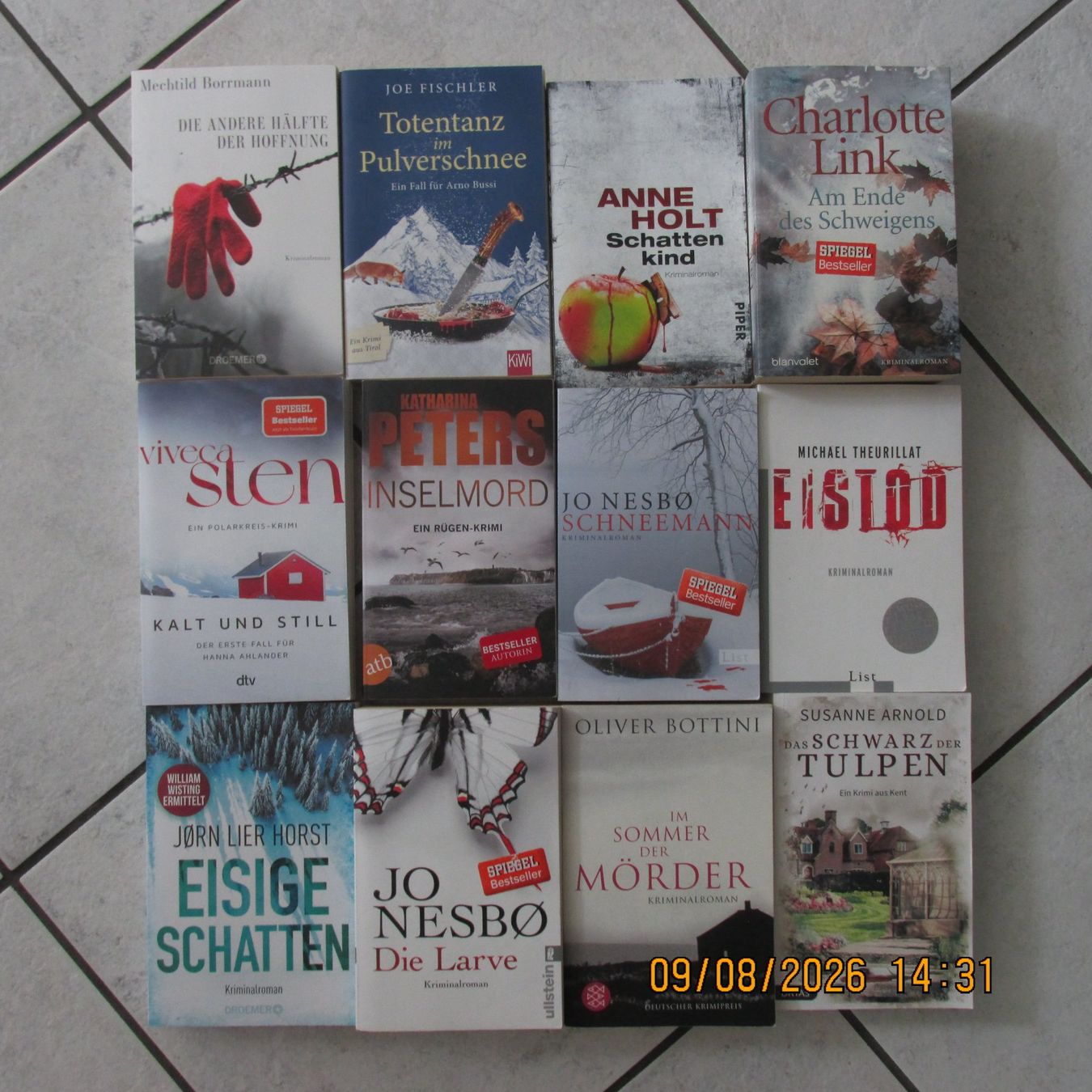 Livres: Bücher 12 Krimis – D'occasion à Galgenen par Forflowers
