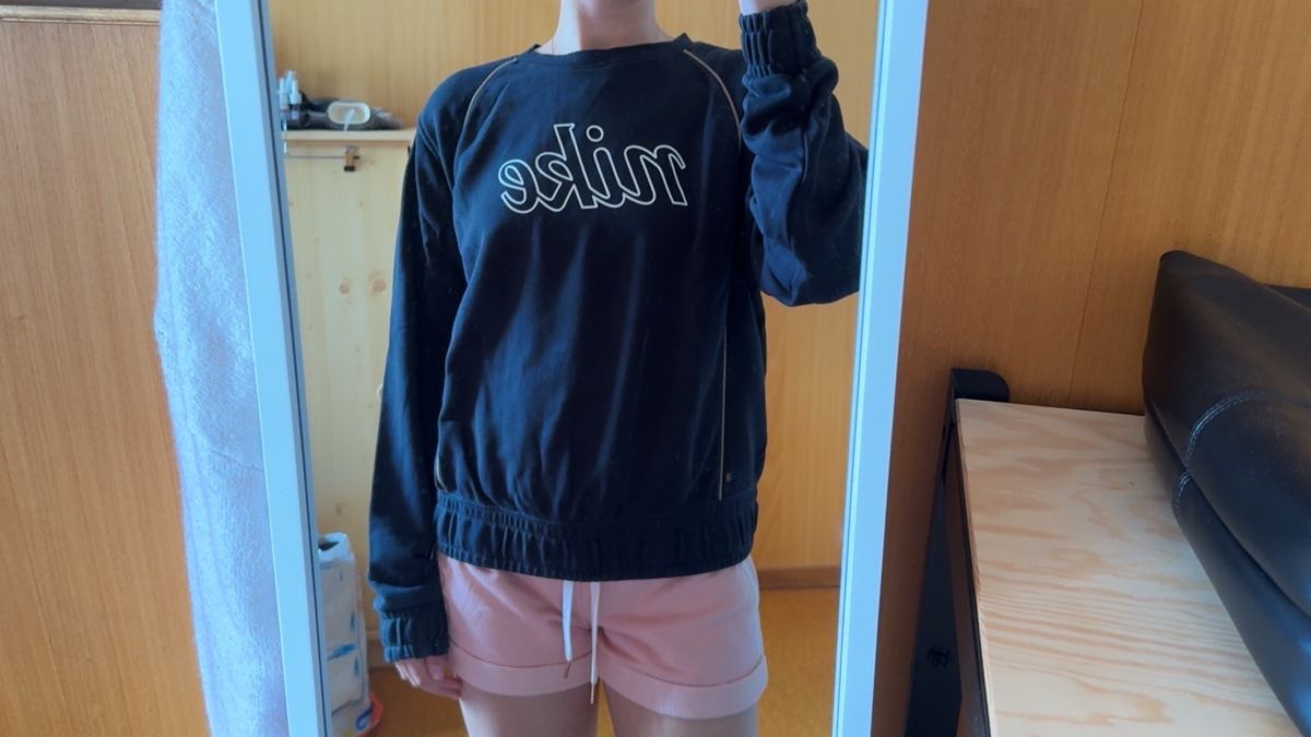 Nike Maglioni & Felpe: Sweat-shirt Nike – Usato da Yvorne venduto da mel_wic