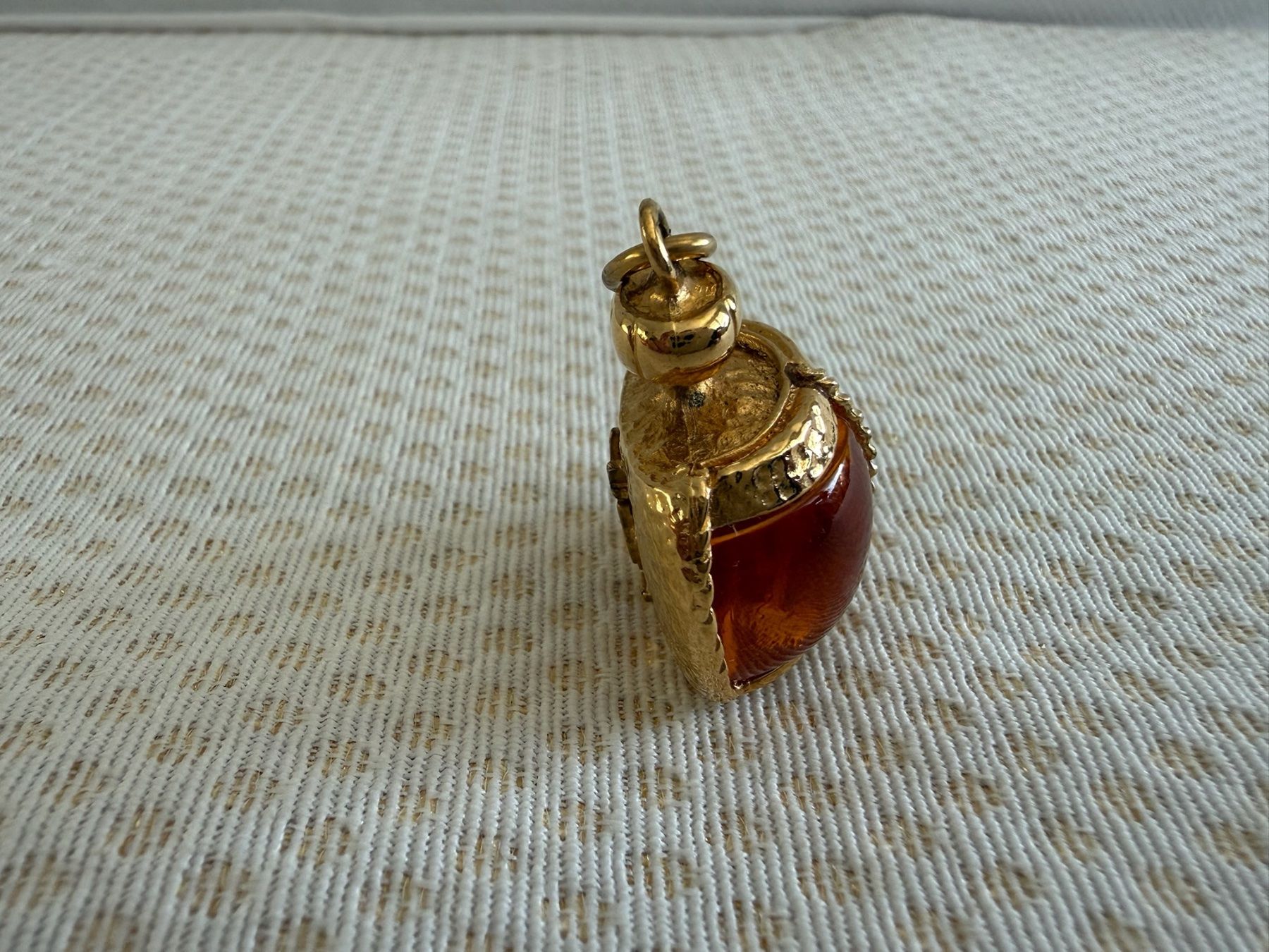 Saint Laurent Ciondoli: Saint Laurent - Champagne - pendentif – Usato da Sion venduto da accroshoes 4