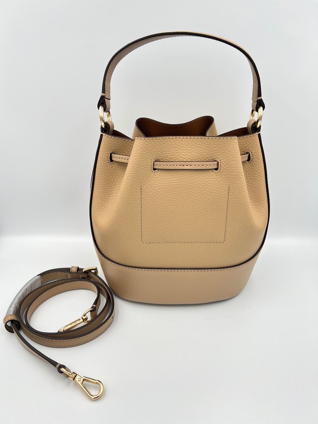 Michael Kors Borse da donna: Michael Kors Tasche reed bucket camel – Nuovo e nell'imballaggio originale da Wiedlisbach venduto da Sistershop 1