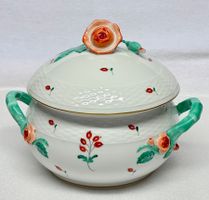 Herend Porzellan Grosse Dose mit Rosenknauf