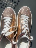 Rosegoldene Sneaker aus Mailand , NEU