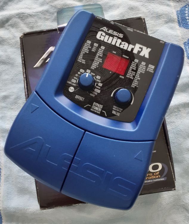 Alesis Strumenti musicali: ALESIS Guitar FX, Bodeneffektgerät – Usato da Winterthur venduto da my_username 1