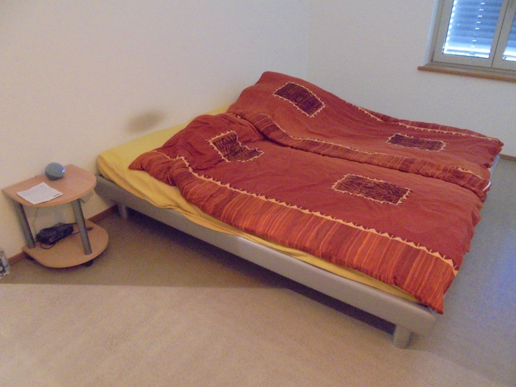 Lits: gutes Doppelbett ab 1 Fr – D'occasion à Rüschegg-Heubach par bmw325x
