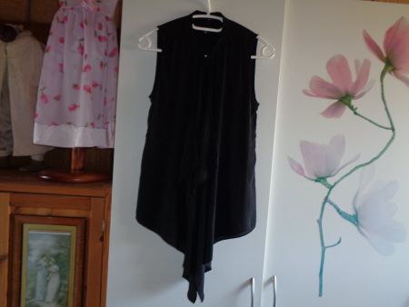 *** schwarze Bluse *** ohne Arm H&M ab 1.00