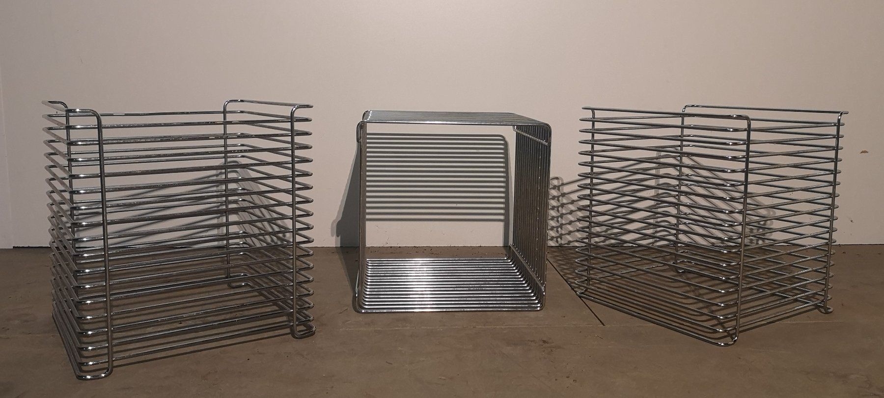 Regale: Panton Wire Cube, Regal/Beistelltisch/Hocker - Original – Gebraucht aus Solothurn von Sis_email 3