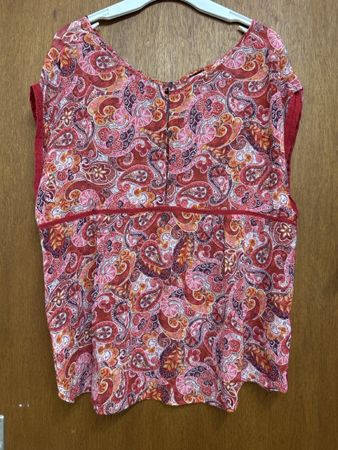 Leichtes Sommer Oberteil bru mit Paisley Muster in Grösse L5