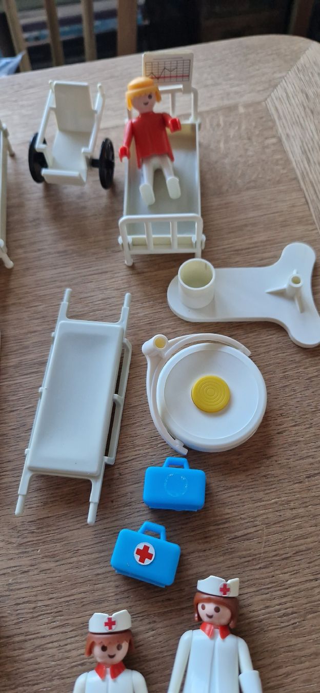 Playmobil Giocattoli: Playmobiles hôpital – Usato da Münchenbuchsee venduto da capa2014 4