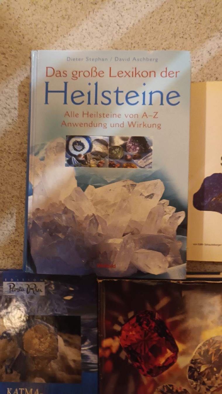 Libri: 5 Bücher über Edelsteine/Heilsteine – Usato da chur venduto da erika025 1