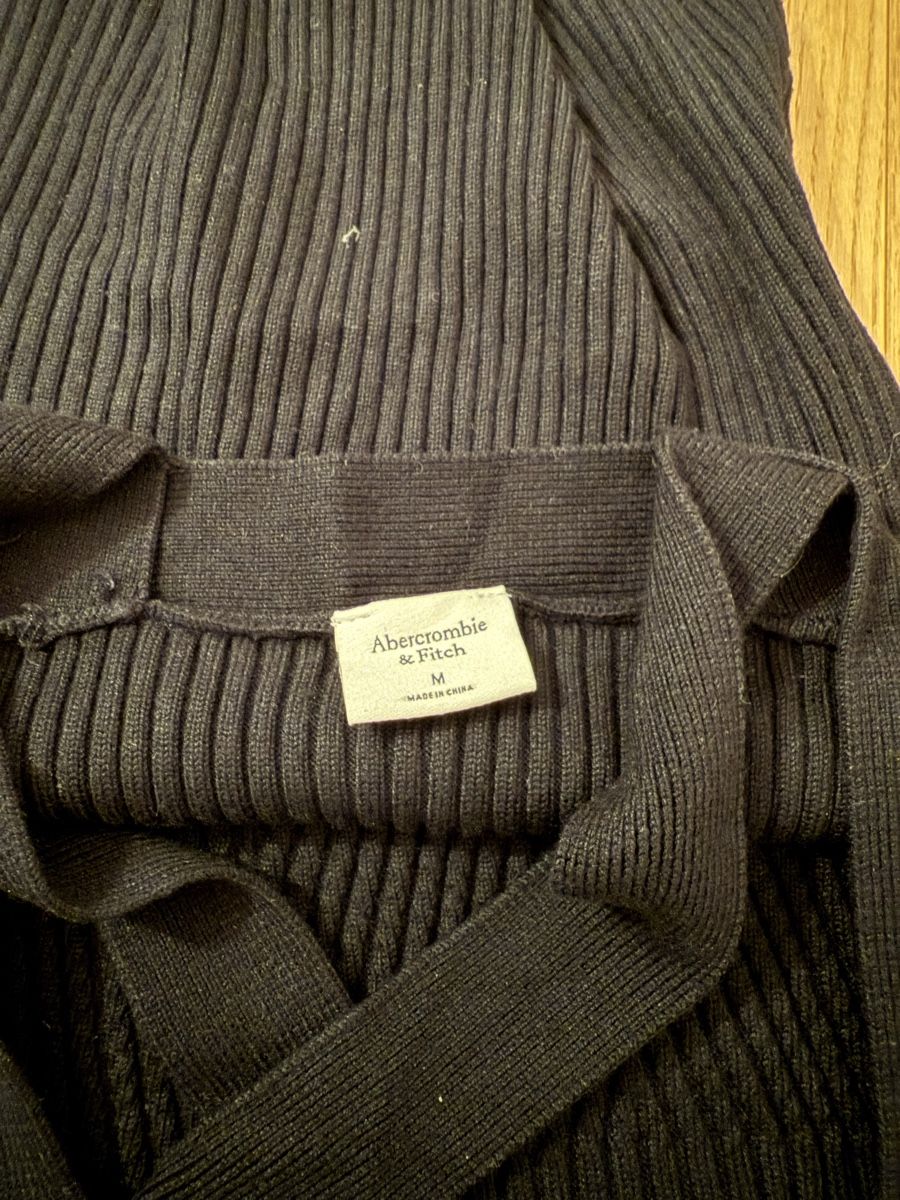 Abercrombie Top: Abercrombie & Fitch Body! – Usato da Luzern venduto da sydney01. 3