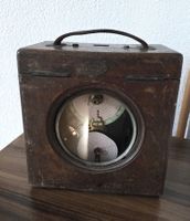 historische „La Ledoise“-Taubenuhr / Konstateur