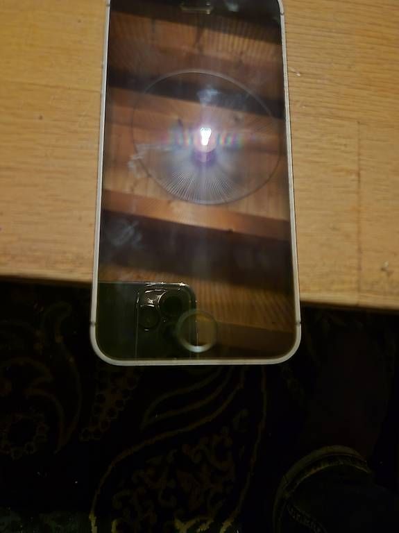 Portables: Iphone se 64 giga  – D'occasion à Arnex-sur-Orbe par ghi_rq89 1