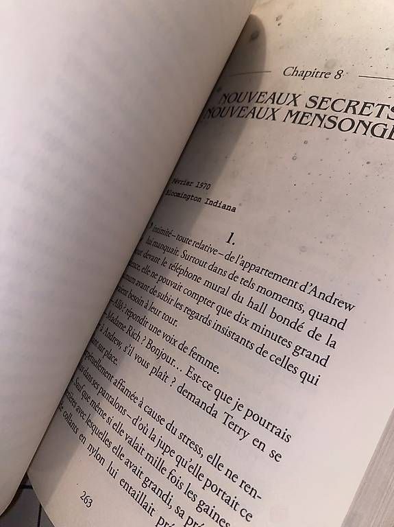 Libri: Livre Stranger Things  – Usato da Luc (Ayent) venduto da Caaam 2