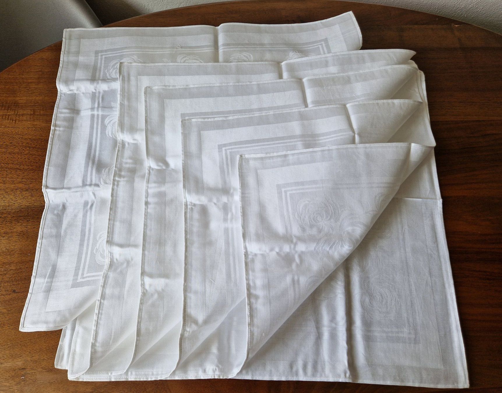 Servietten: Mako Servietten, 6 Stk.50x50cm – Neu und originalverpackt aus Bern von Antikbatik
