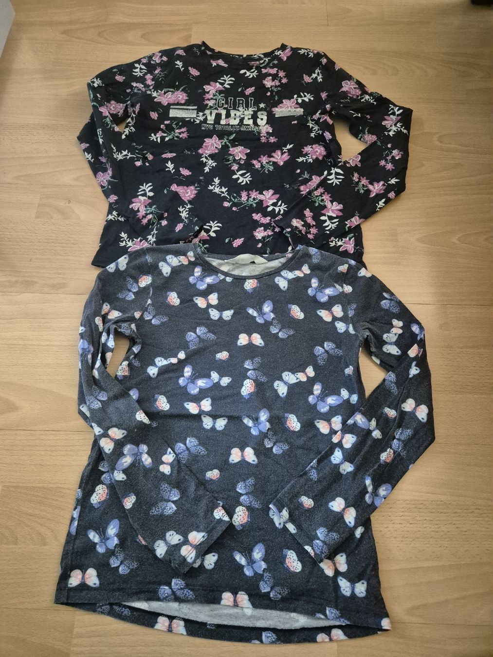 Lotti & Set di vestiti: Kleiderpaket Gr. 134/140 – Usato da Kappel SO venduto da tiger1921 3