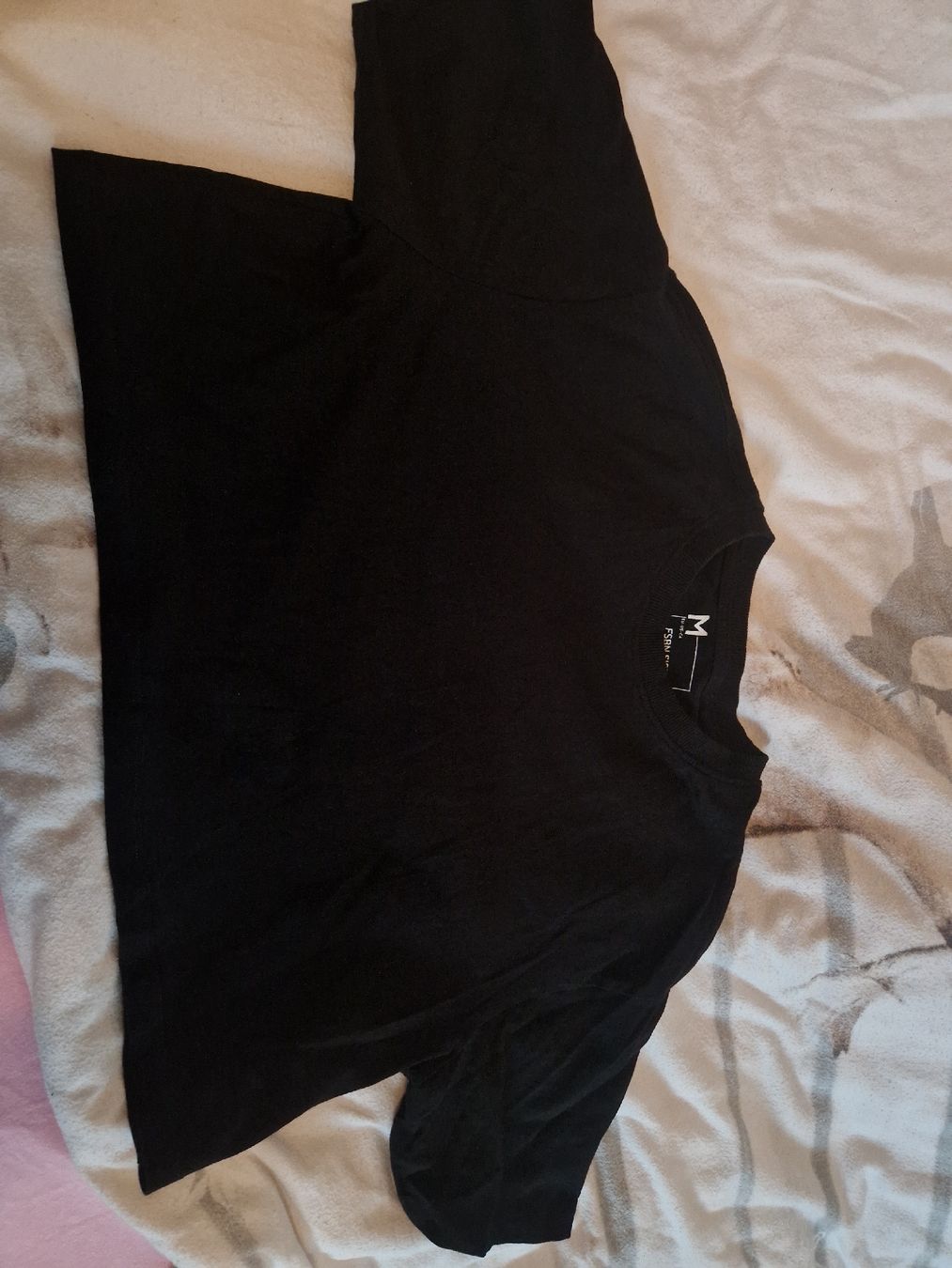 T-Shirts: Schwarze T-Shirts, Top Zustand – Neu (gemäss Beschreibung) aus Ebikon von kov_9vqb 3