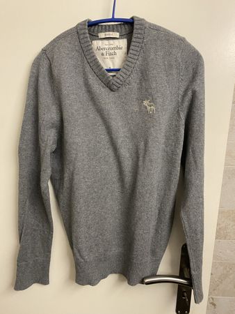 Abercrombie & Fitch Grey V-Neck Sweater - Size Small