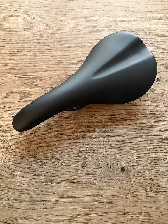 Pièces détachées: Velosattel schwarz – D'occasion à Zürich par rafa014