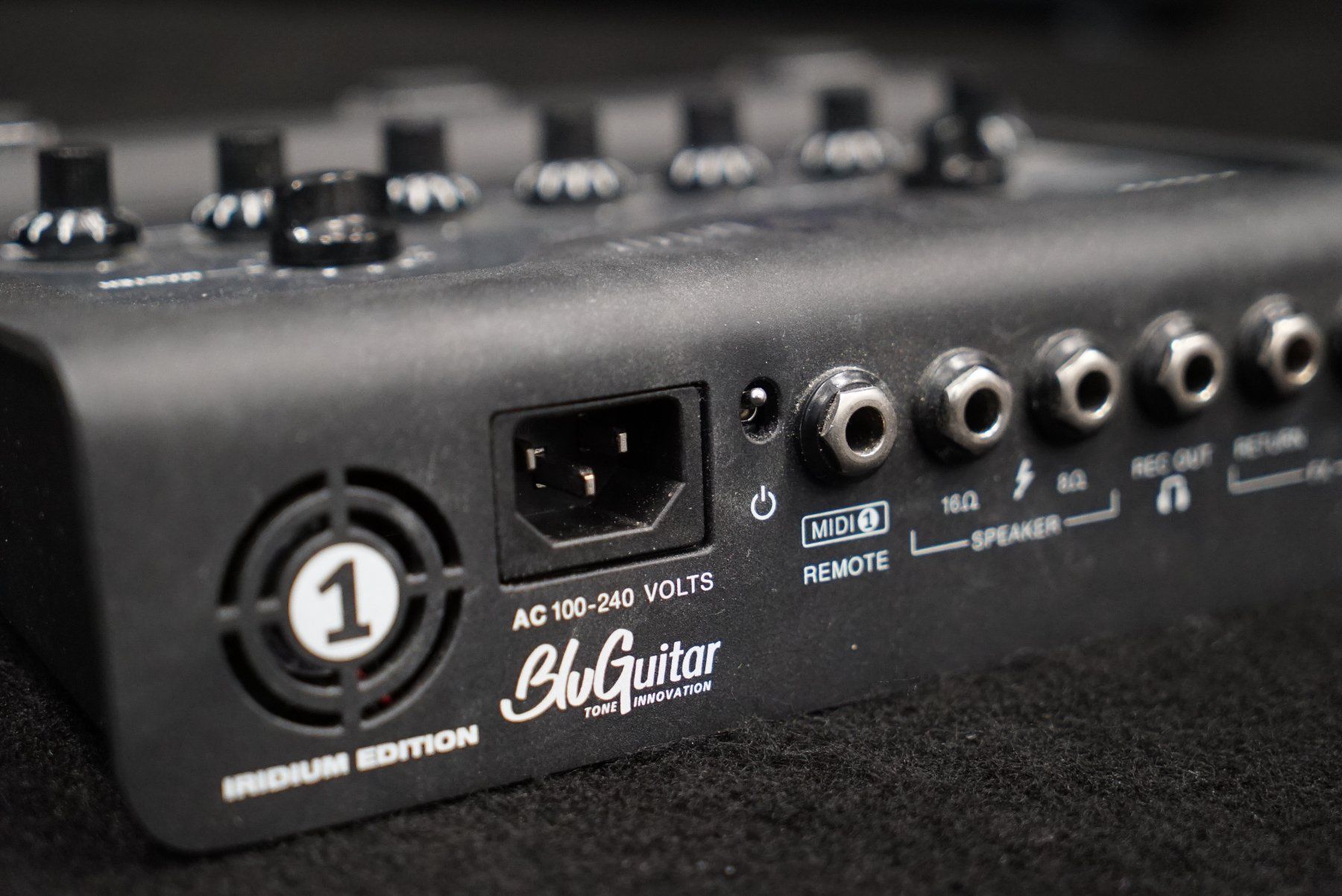 Amplificatori: BluGuitar AMP1 Iridium Edition & Bluguitar TwinCab 2x12" – Usato da Ortschwaben venduto da Musictrade 4