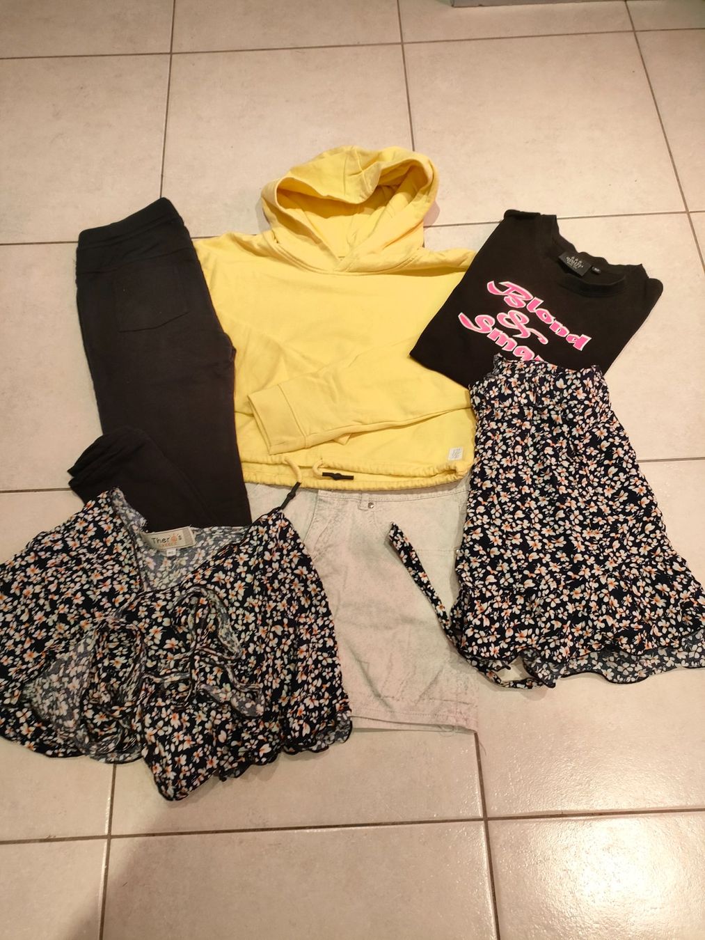 Kleiderpakete & -sets: Kleiderpaket Gr.160 – Gebraucht aus Adelboden von Lammhult