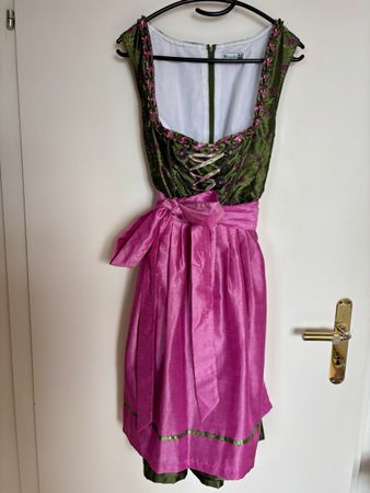 Fesches Dirndl dunkelgrün pink