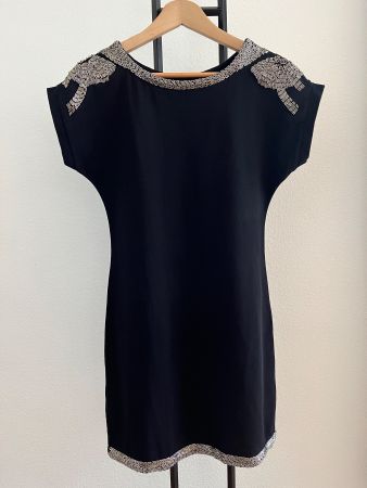 MOLORDA Damenkleid mit silbernen Verzierungen - Größe M