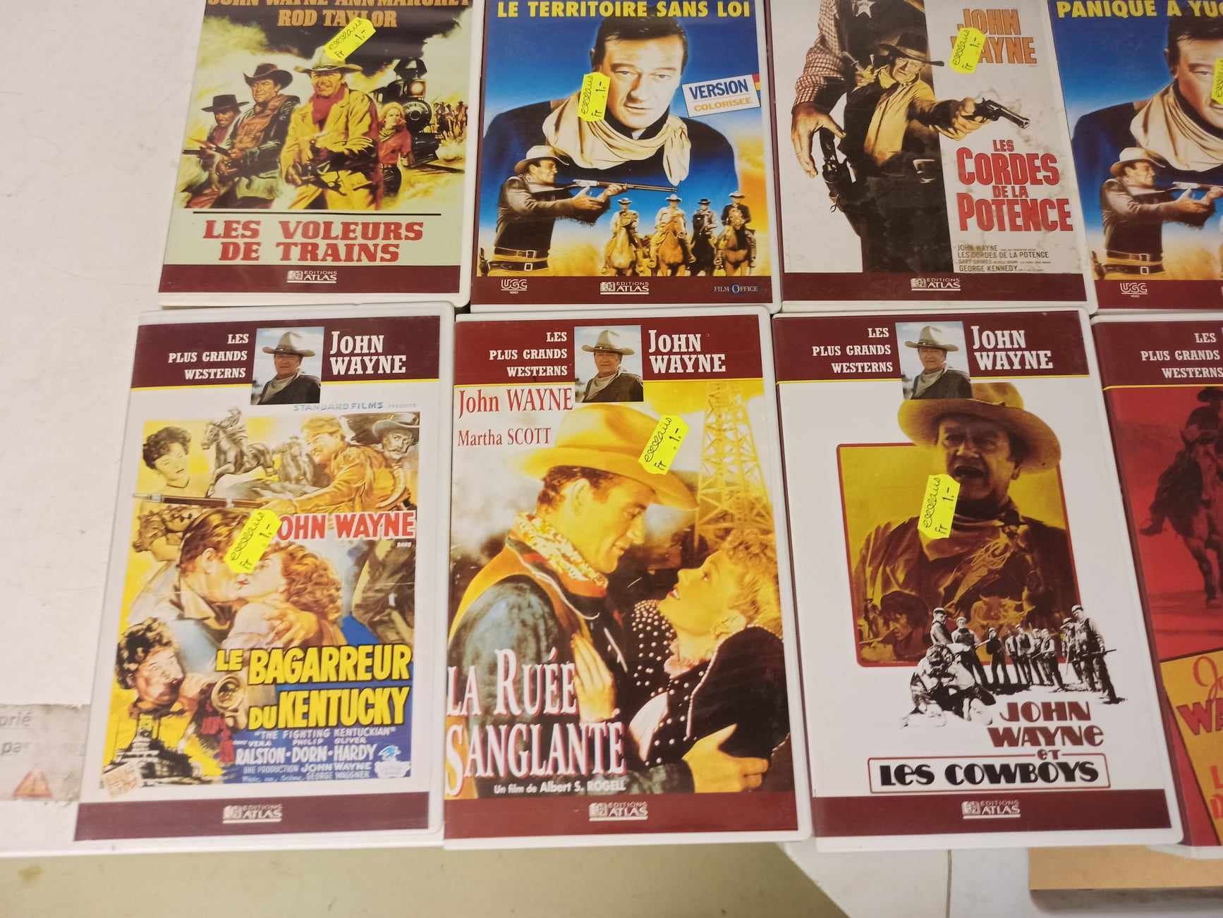 Tutti i VHS: 18 X VHS JOHN WAYNE – Usato da La Chaux-de-Fonds venduto da Emmaus2300CDF 7