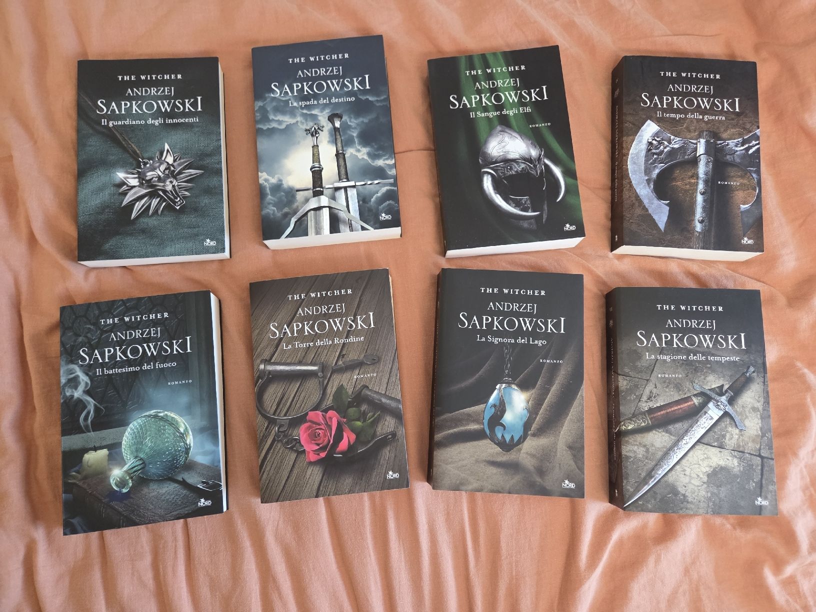 Bücher: The Witcher Andrzej Sapkowski saga completa – Gebraucht aus Nyon von direwolf97