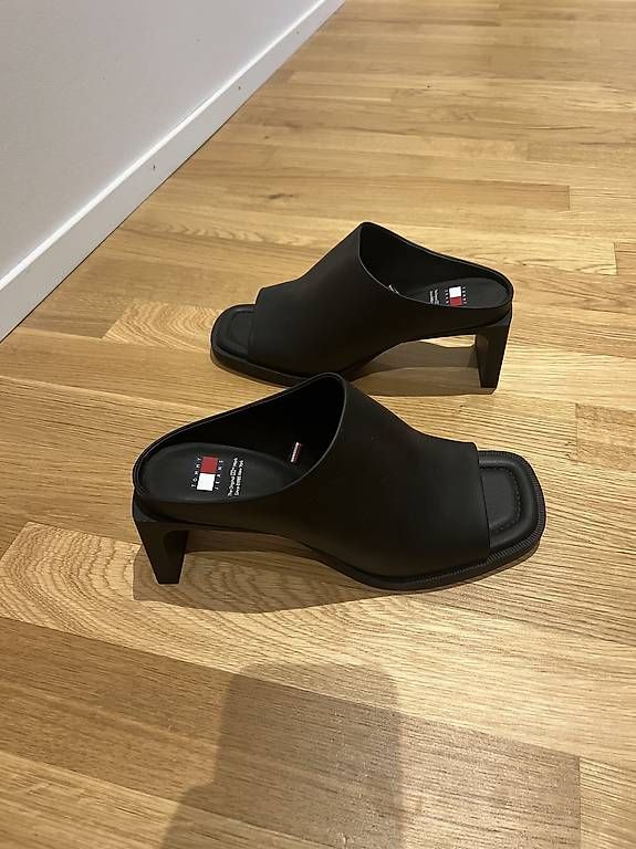 Tommy Hilfiger Scarpe da donna: Tommy Hilfiger Pantoletten Gr 41 – Usato da Baar venduto da Branka3 4