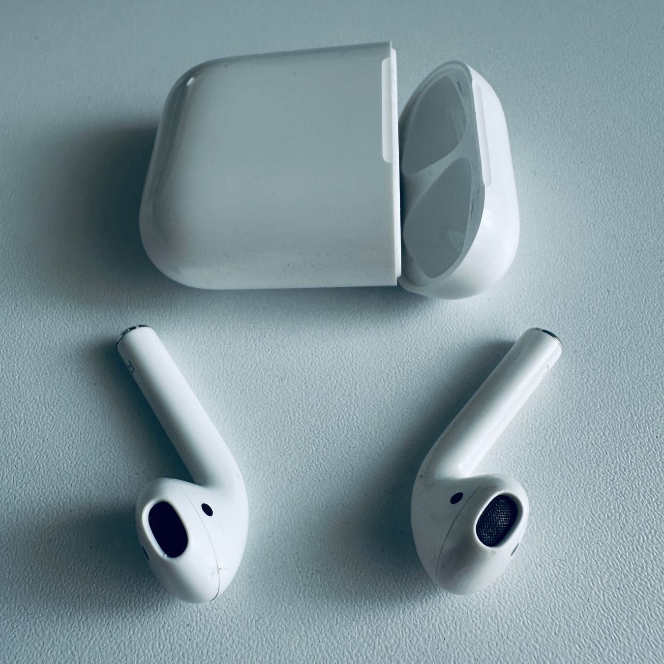 Apple Cuffie: Original Apple AirPods 2 Kopfhörer Wireless Lightning Kabel – Usato da Basel venduto da MY.AIRPODS.SHOP 2