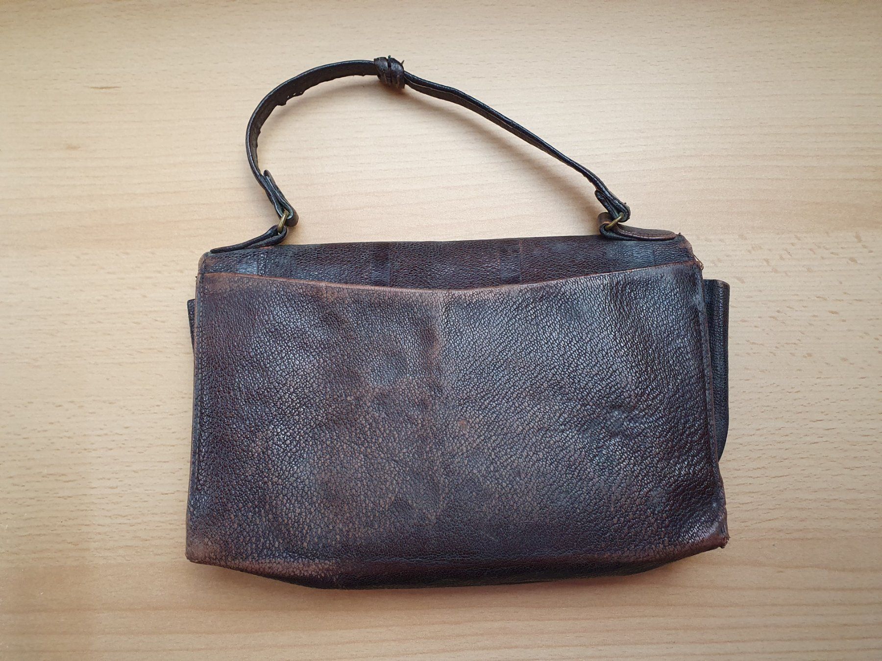 Borse da donna: Antike Leder Handtasche ca. 100-jährig – Usato da St. Margarethen TG venduto da Schachmatt 6