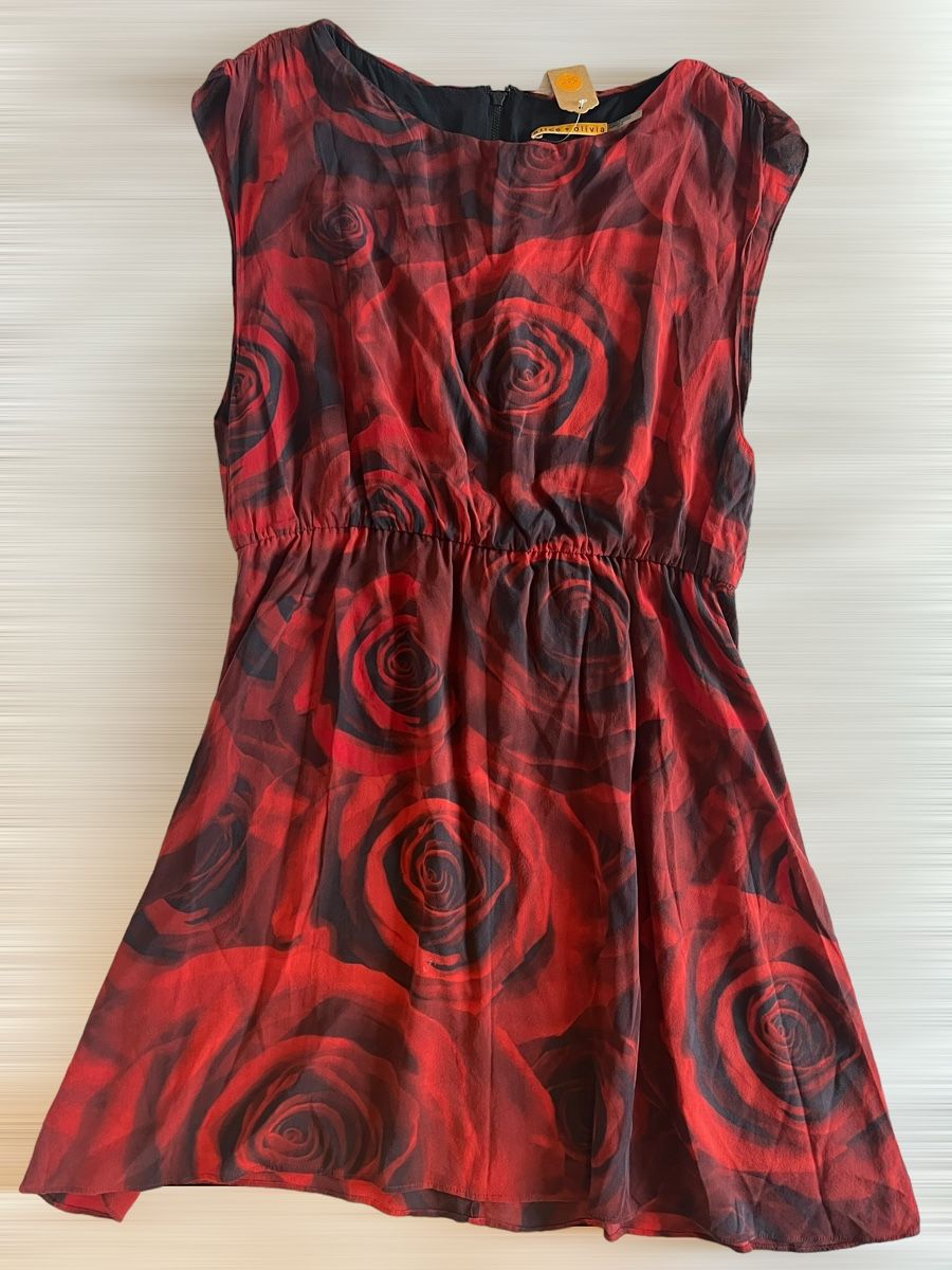 Kleider: Robe Alice + Olivia à imprimé roses rouges Taille M – Gebraucht aus Lausanne von Stephaniesdressing